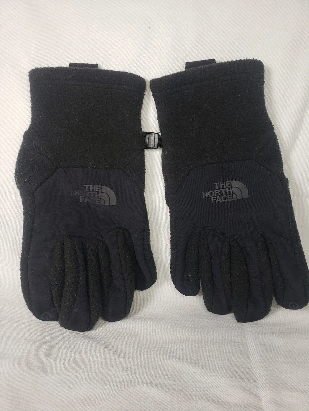 The North Face Youth Medium Black Denali Etip Fleece Winter Gloves Boys Girls